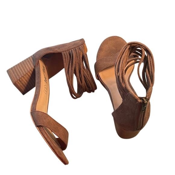 Mi. im Tan Suede Leather Stacked Heel Sandals. 7.5 - Picture 1 of 5